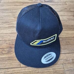 NWT)Suzuki Racing Mesh Back Snapback Trucker Hat Navyl